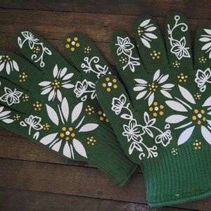 TEMPTATIONS OVEN MITTS GLOVES SILICONE ACCENTS GREEN FLORAL LACE OLD WORLD L-XL